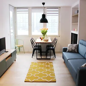 https://cooee-apartments-comfy-with-great-city-view.warsawhotelspoland.com